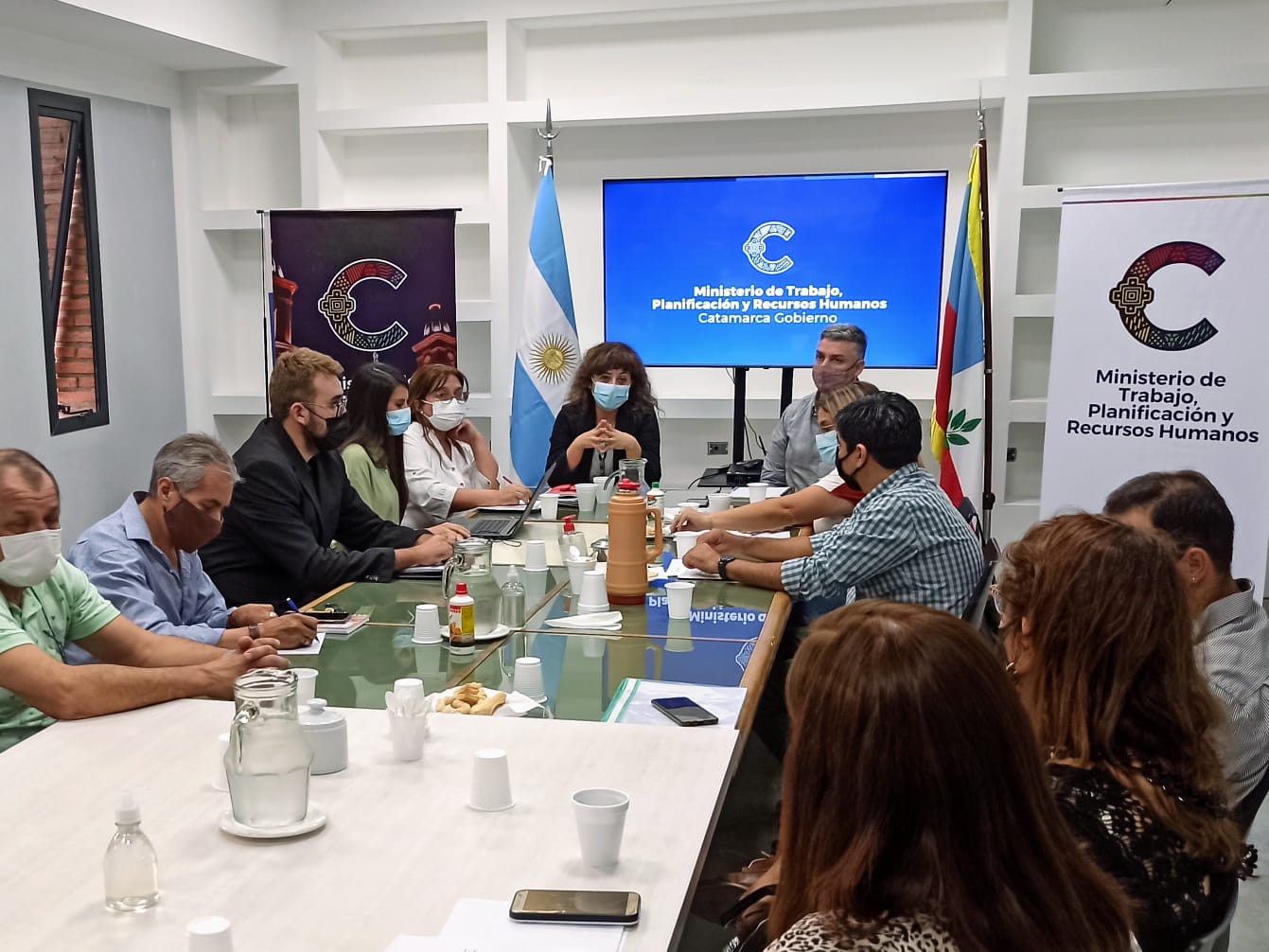 el-gobierno-y-los-gremios-de-estatales-inciaron-el-analisis-de-los-adicionales