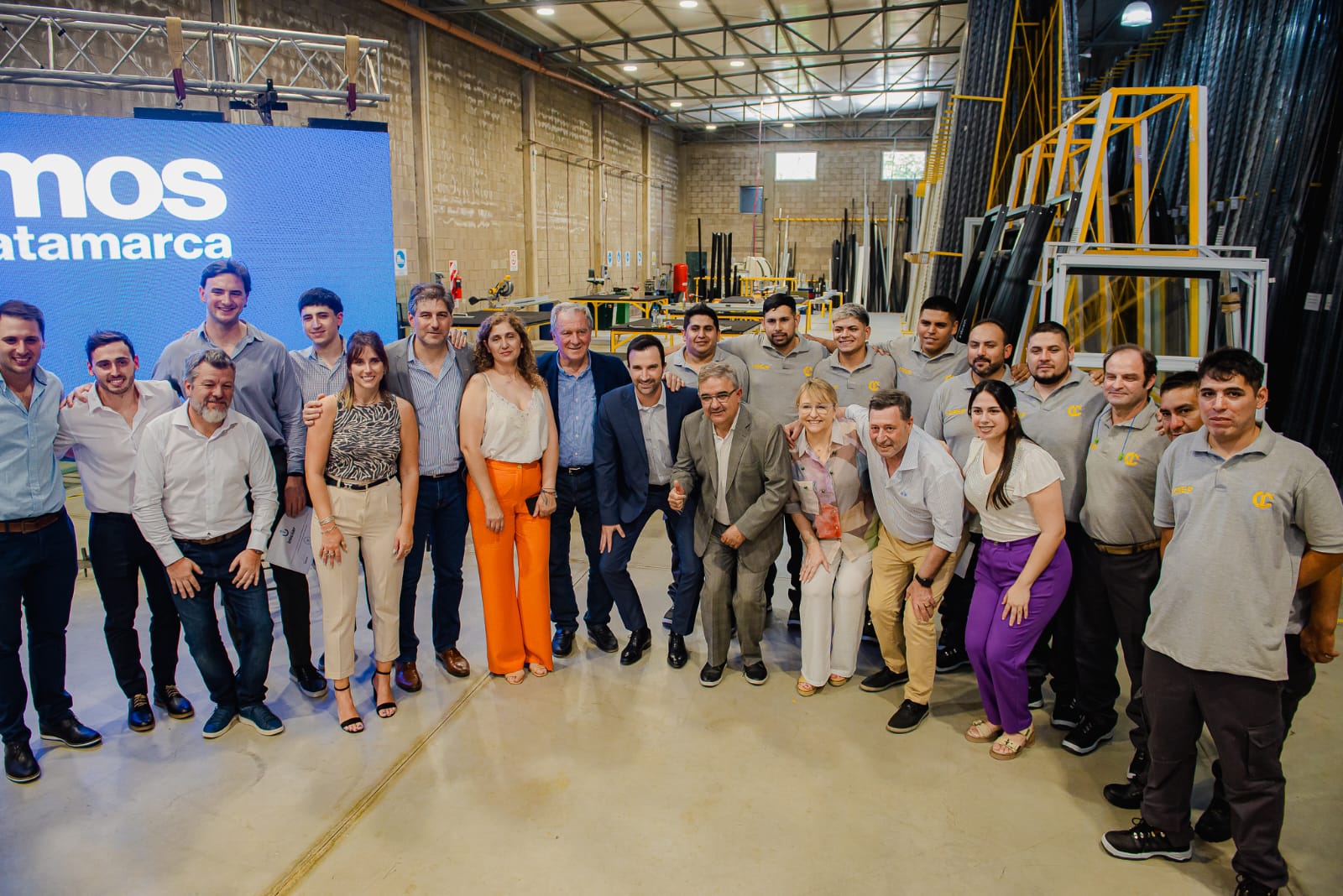 se-inauguro-una-fabrica-de-aberturas-carpinteria-metalica-y-de-vidrio