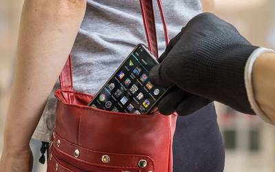 adolescente-le-robo-un-celular-y-la-billetera-a-una-mujer