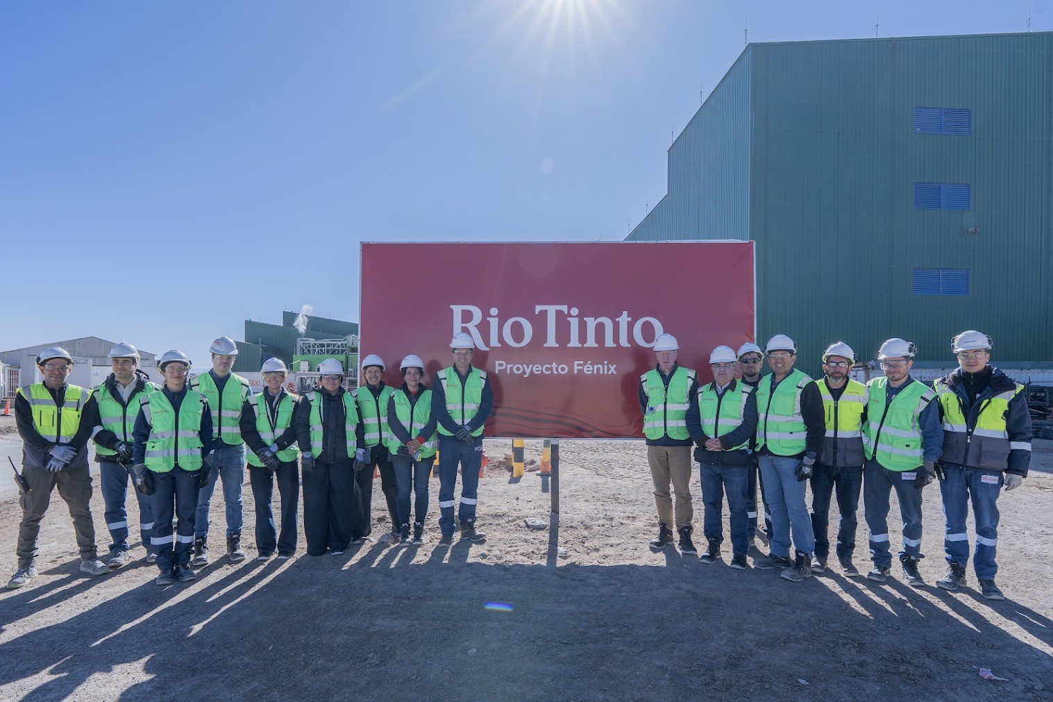 jalil-y-el-embajador-del-reino-unido-recorrieron-el-proyecto-fenix-de-rio-tinto