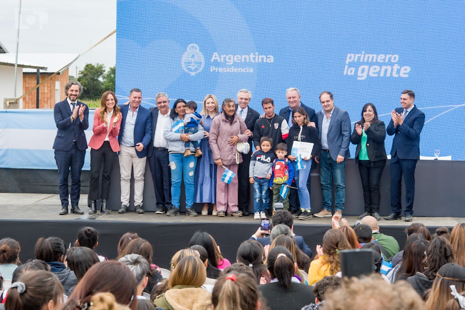 jalil-y-alberto-fernandez-entregaron-nuevas-viviendas-en-los-altos
