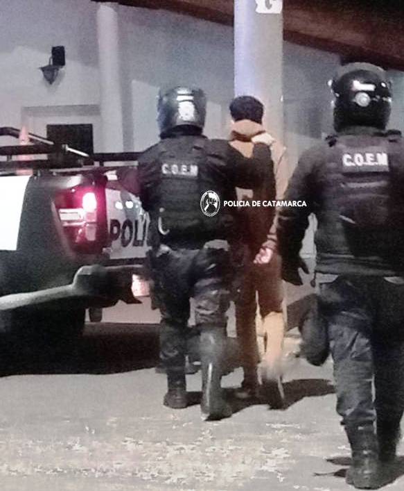 ladron-fue-descubierto-por-las-camaras-de-seguridad-mientras-robaba
