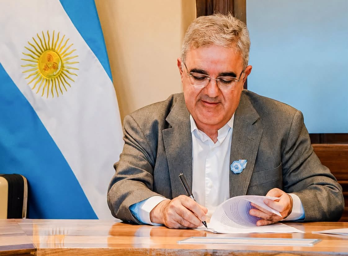 jalil-anuncio-un-aumento-de-100000-para-beneficiarios-de-becas-catamarca-incluye-y-plan-arraigo
