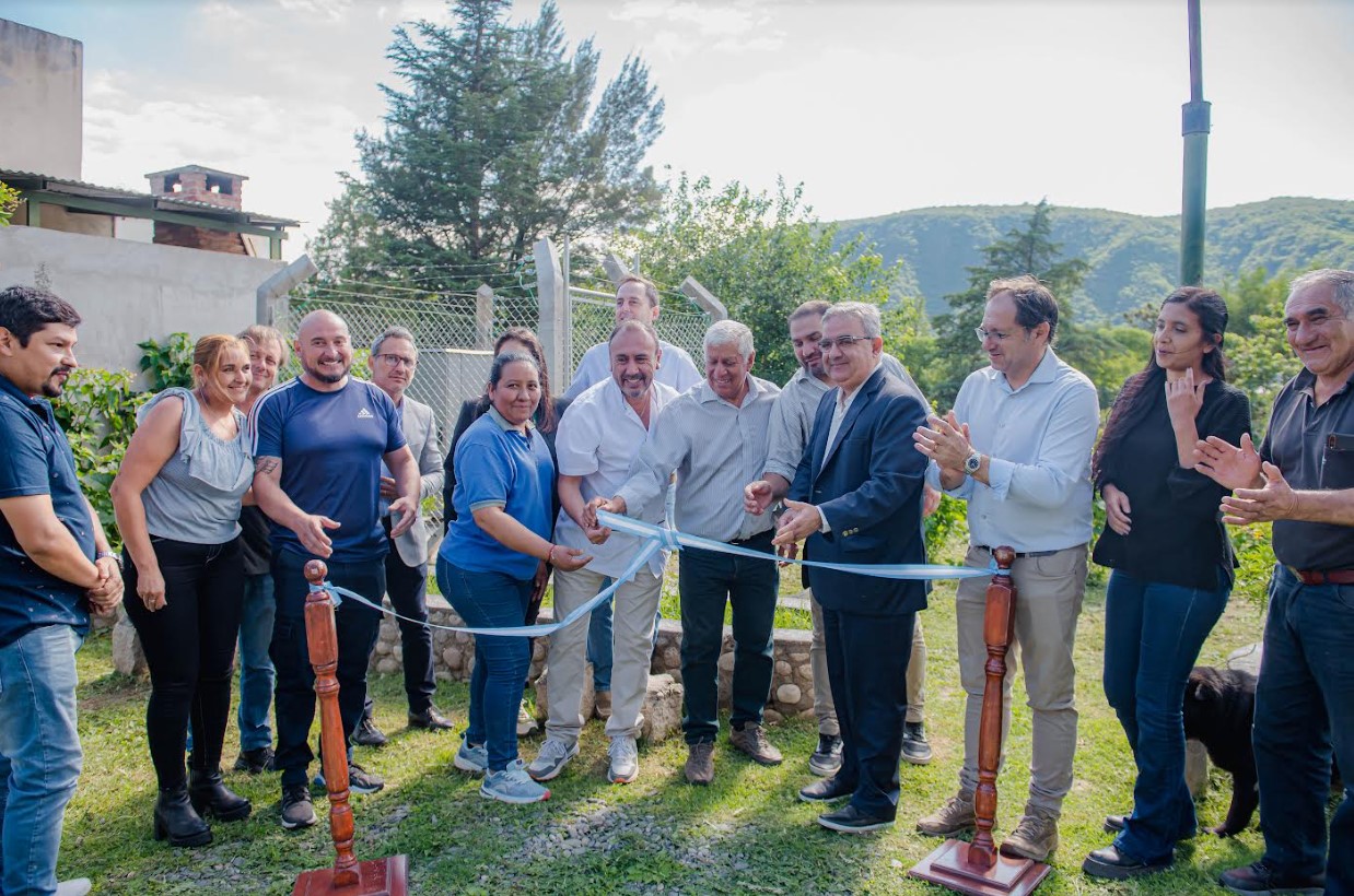 inauguraron-la-ampliacion-de-red-de-fibra-optica-en-el-rodeo-las-juntas-y-la-puerta
