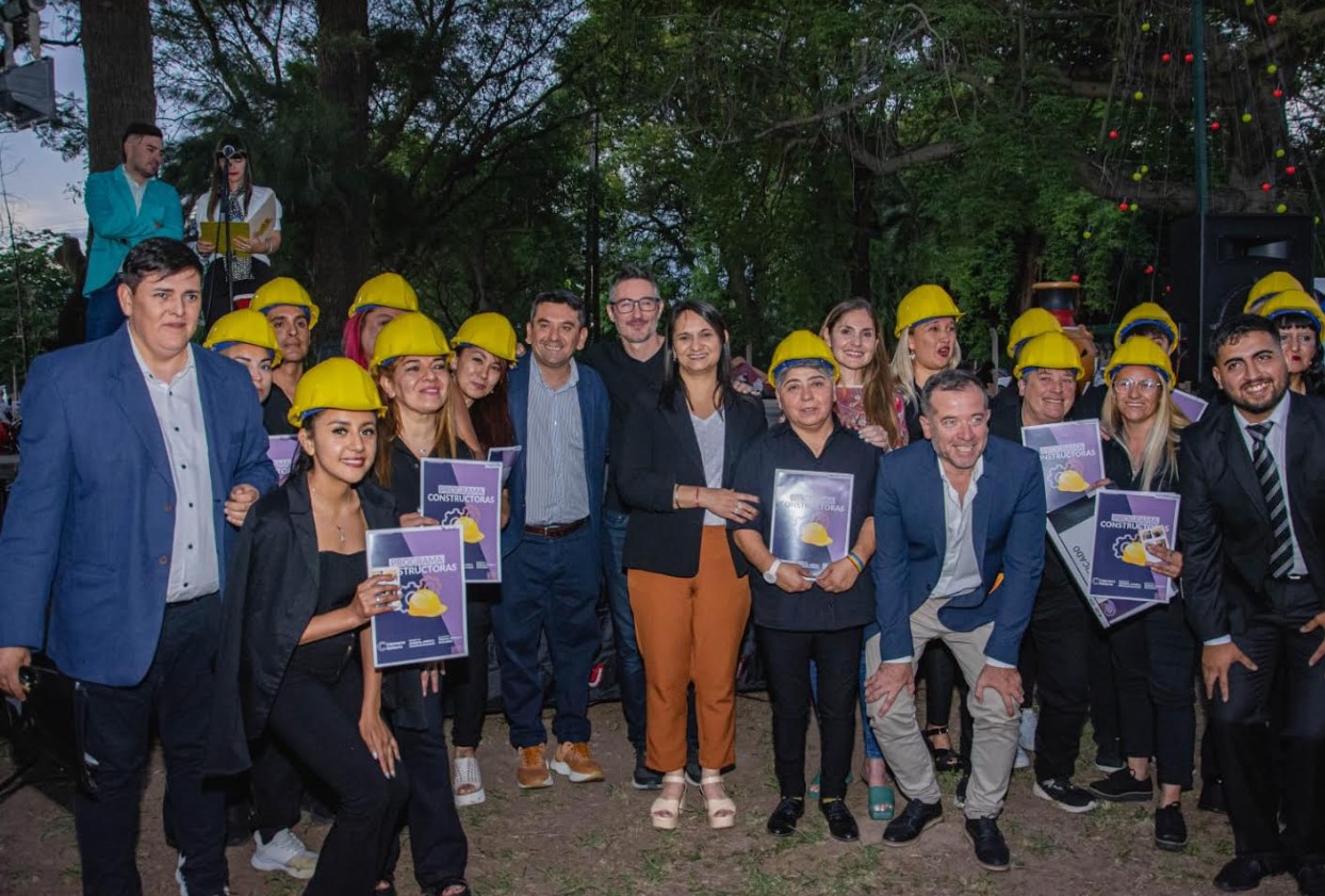 treinta-mujeres-y-diversidades-se-recibieron-de-constructoras