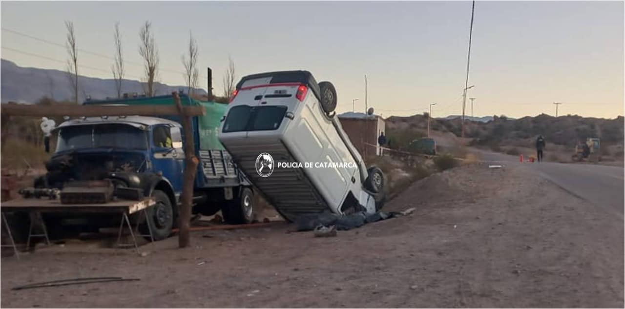 una-joven-murio-tras-chocar-contra-un-poste-y-volcar-en-belen