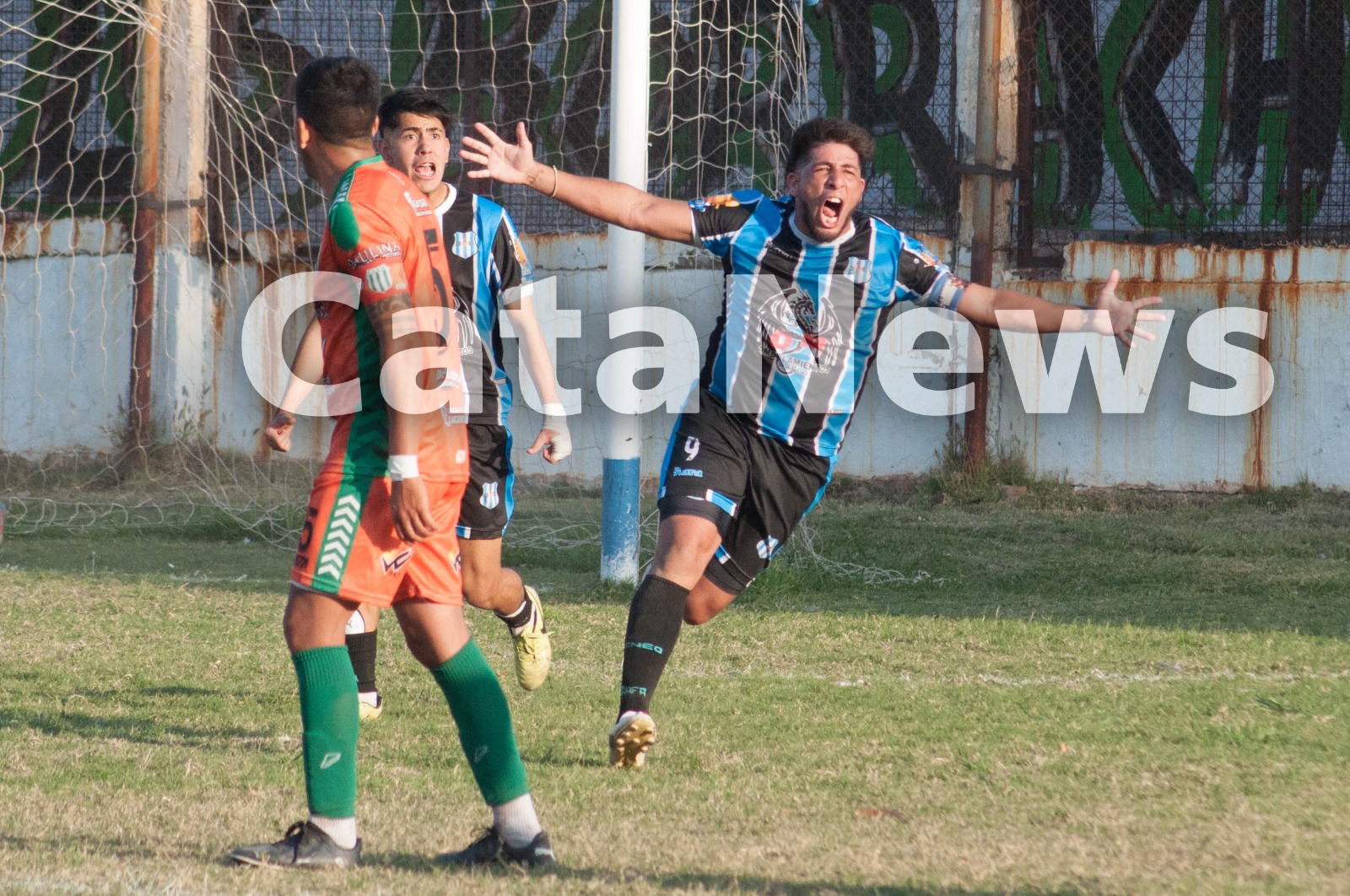 ateneo-dio-el-batacazo-ante-san-martin-y-se-ilusiona-con-la-permanencia-en-la-a