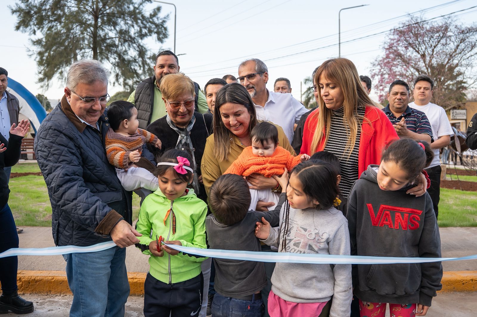 valle-viejo-inauguro-la-plaza-de-la-cooperacion-en-el-loteo-rebellato