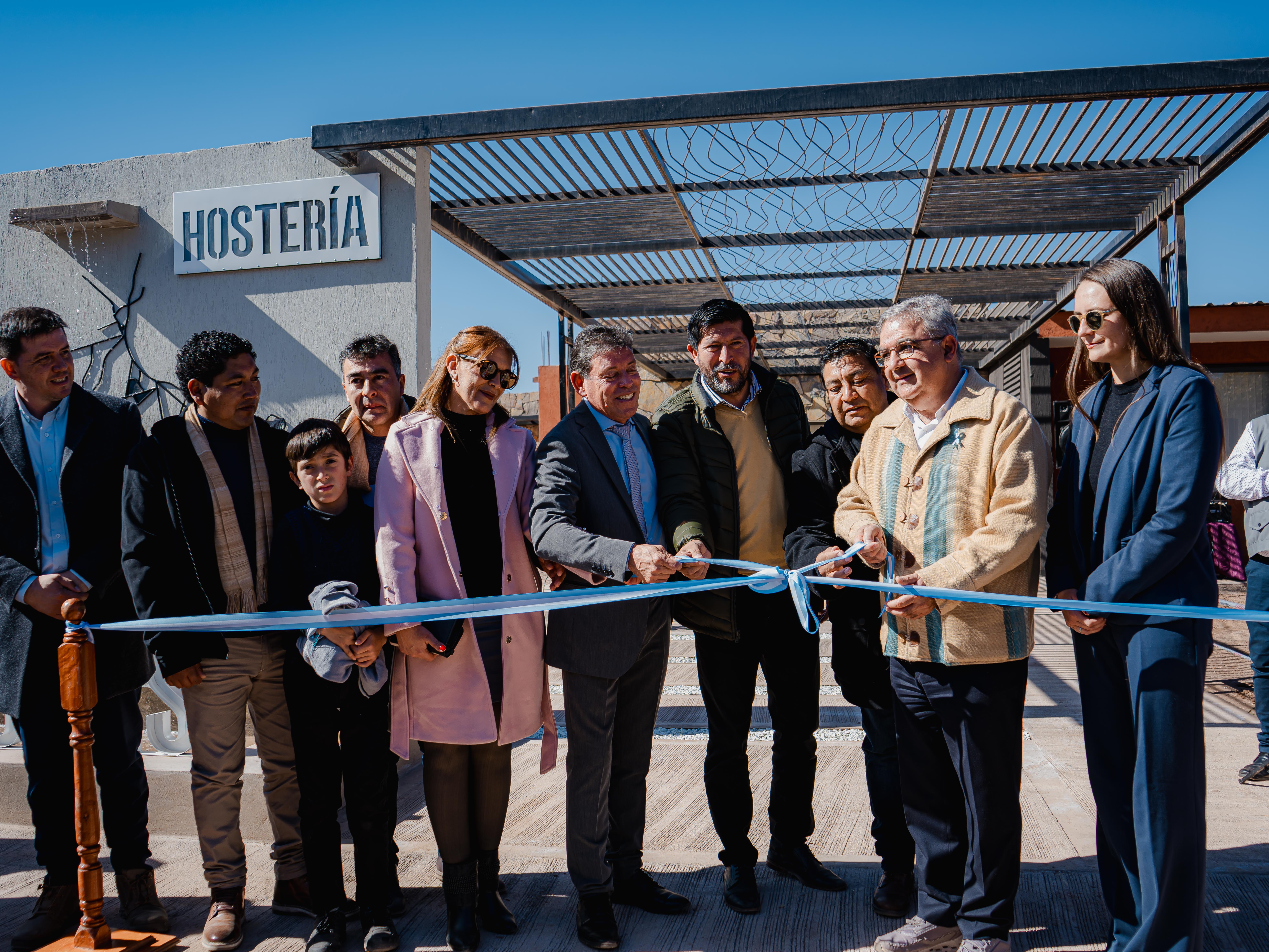inauguraron-una-hosteria-en-londres-para-potenciar-el-turismo-en-el-oeste-catamarqueno