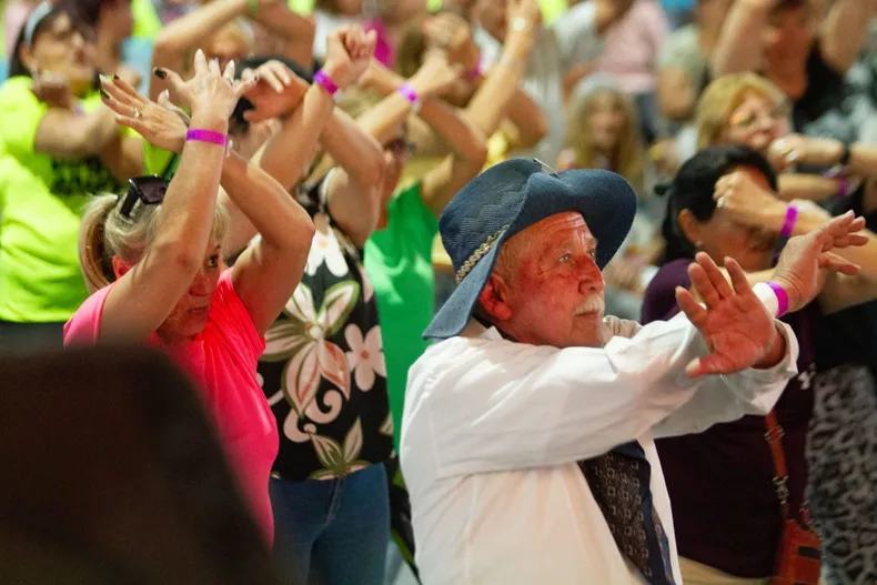 siete-mil-personas-participaron-de-los-festejos-por-el-dia-del-adulto-mayor