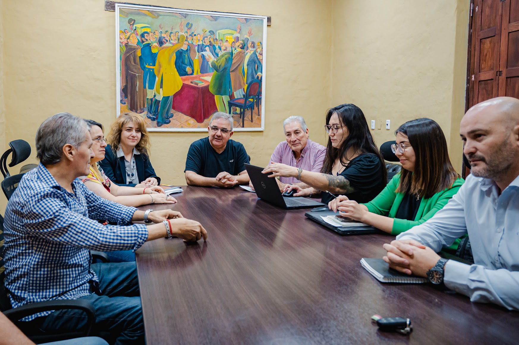 el-gobierno-acordo-aumento-y-una-bonificacion-extraordinaria-de-40000