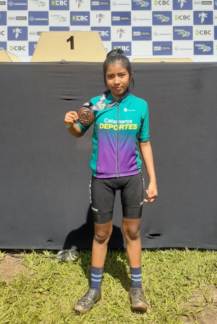 indira-ballarini-con-bronce-panamericano