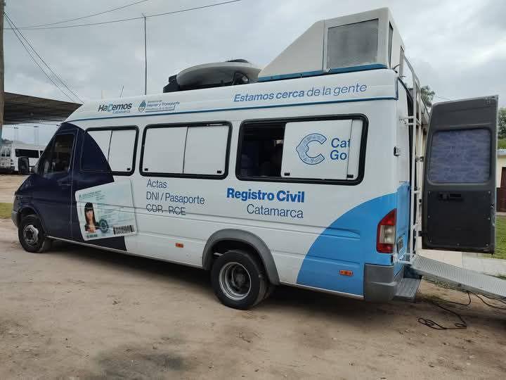 el-movil-del-registro-civil-acerco-documentacion-a-los-barrios-de-la-capital