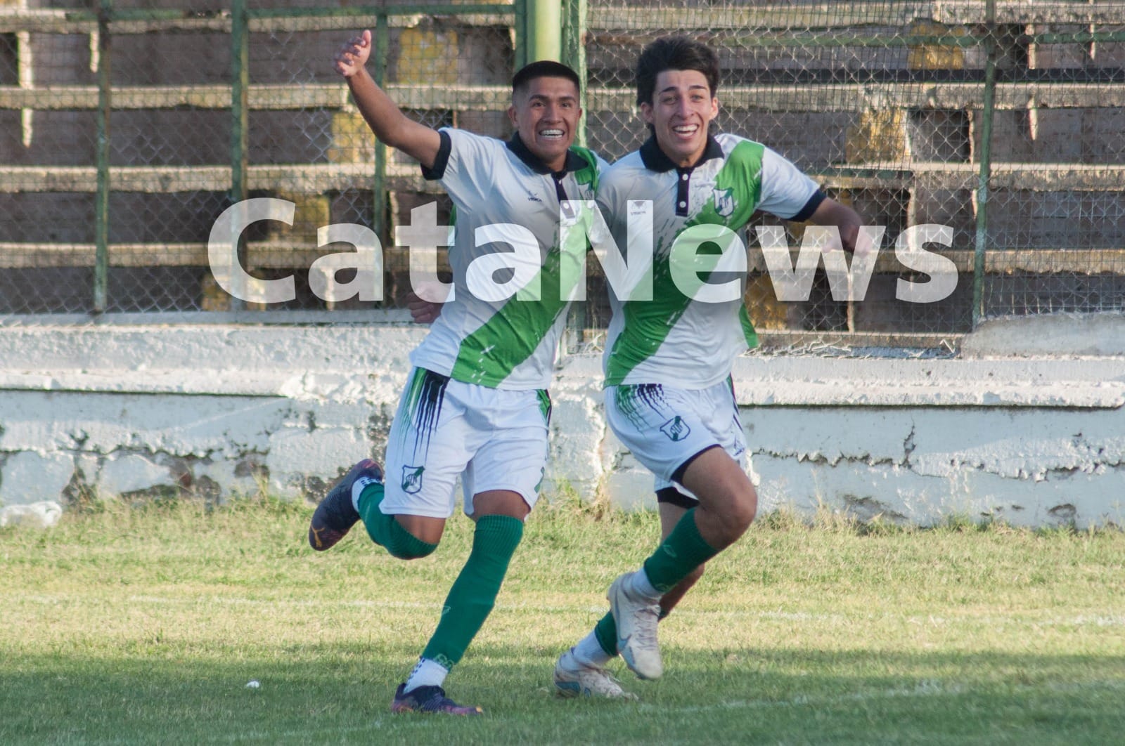 defensores-ganaba-el-clasico-y-los-violentos-hicieron-suspender-el-partido