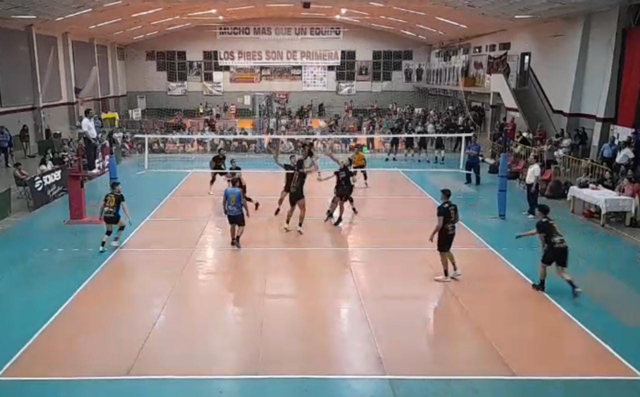 ateneo-entre-los-cuatro-mejores-del-torneo-nacional-de-voleibol