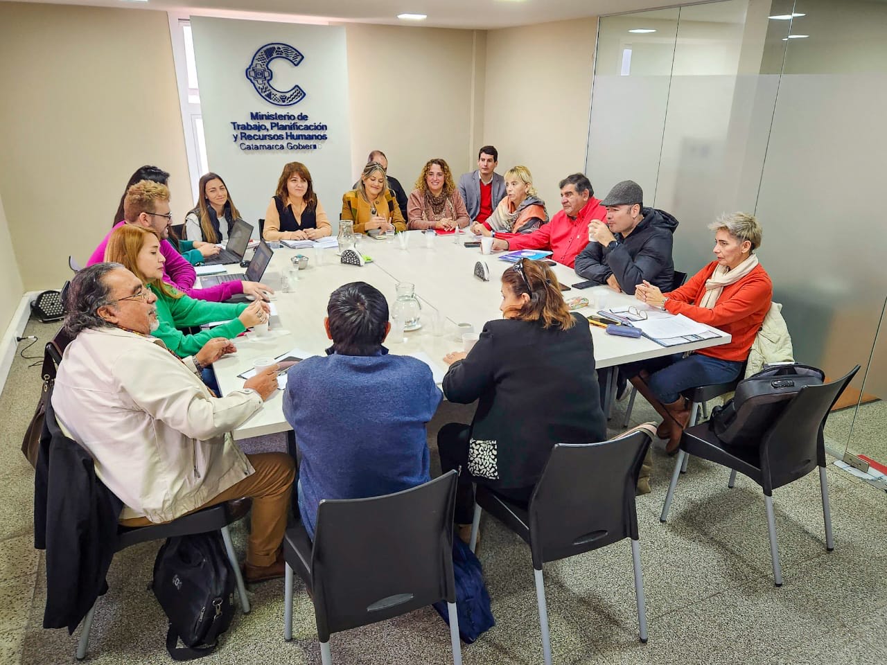 continua-el-dialogo-entre-el-gobierno-y-la-intersindical-docente