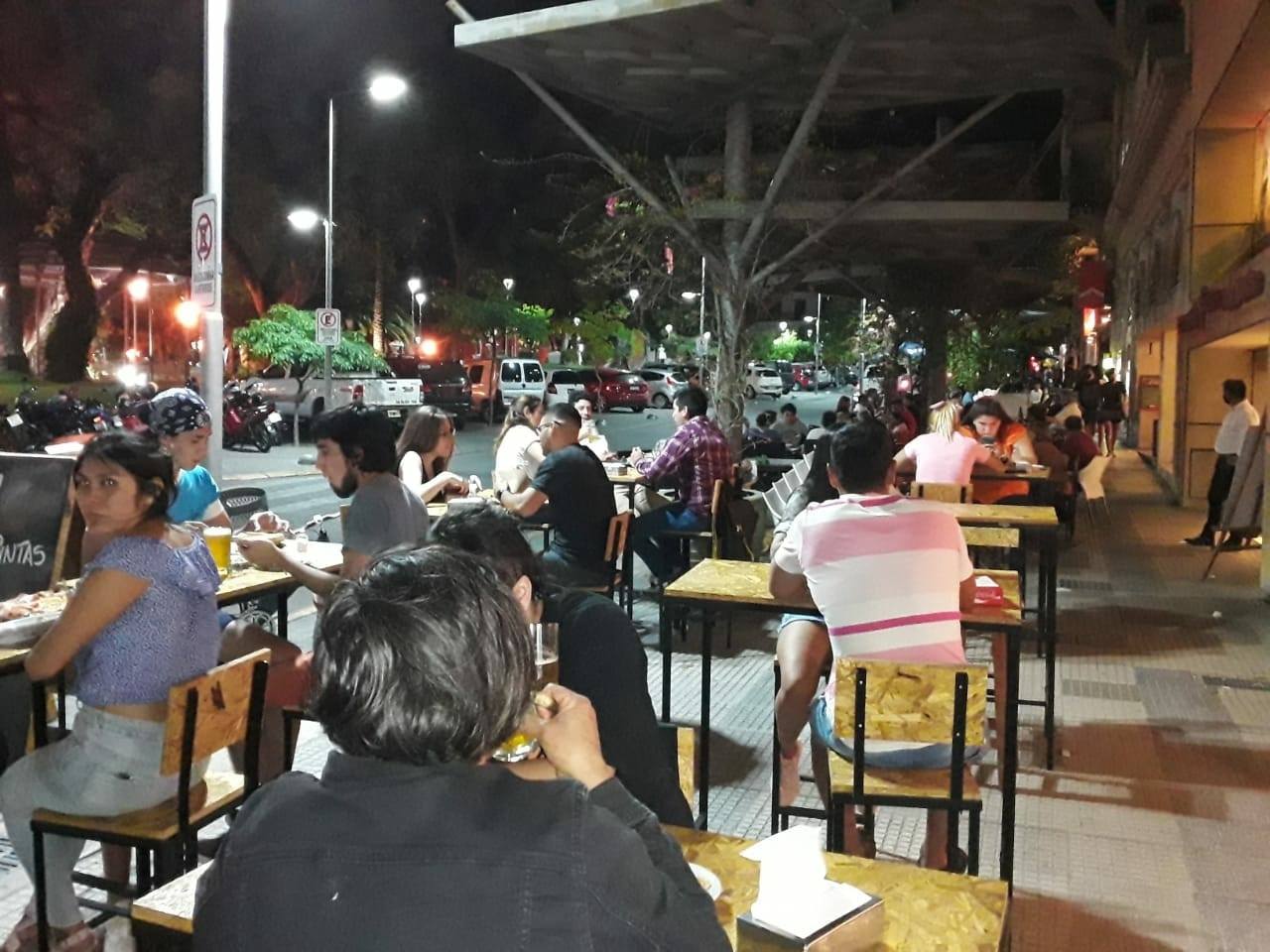 amplian-horarios-de-funcionamiento-de-locales-gastronomicos-y-afines-los-fines-de-semana