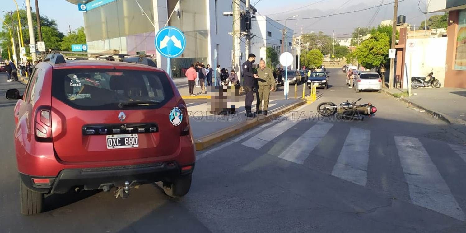 motociclista-herido-tras-chocar-contra-una-camioneta-en-avenida-presidente-castillo