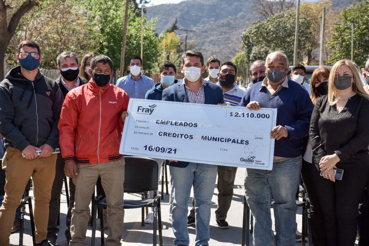 se-entregaron-2-110-000-en-creditos-a-empleados-municipales-de-fme