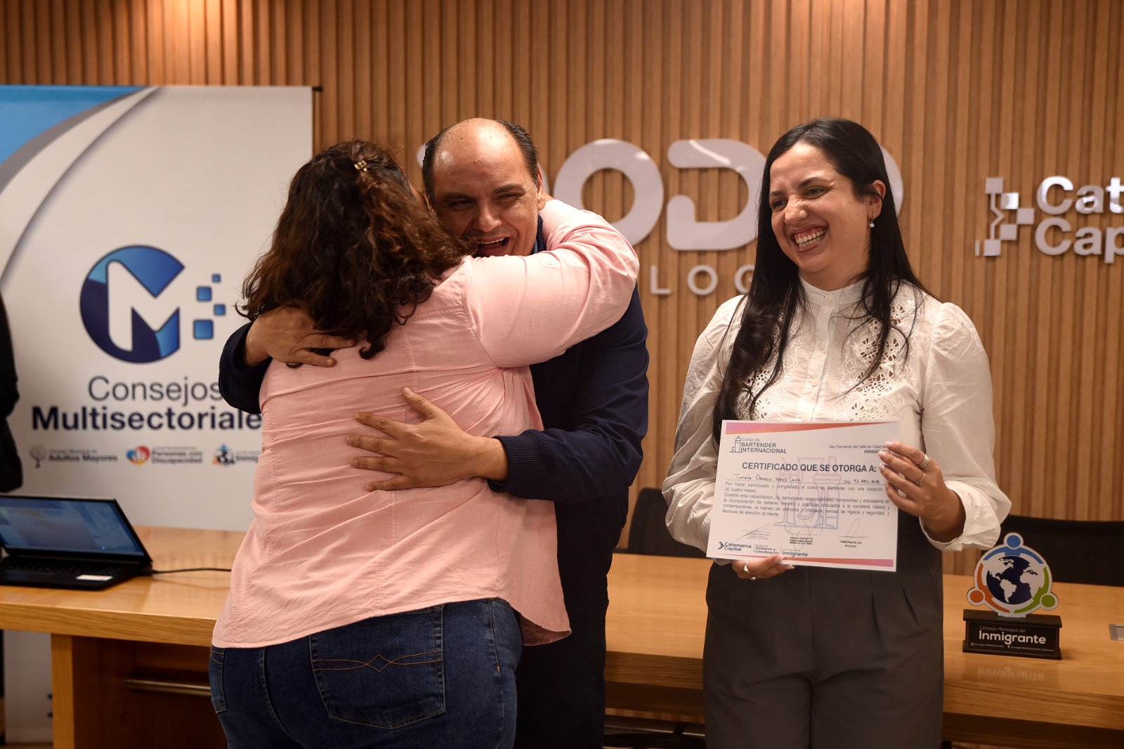 saadi-entrego-el-certificado-a-mas-de-30-nuevos-bartenders-internacionales