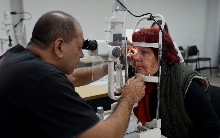 la-capital-lanza-ver-para-crecer-el-programa-que-entregara-anteojos-en-el-momento
