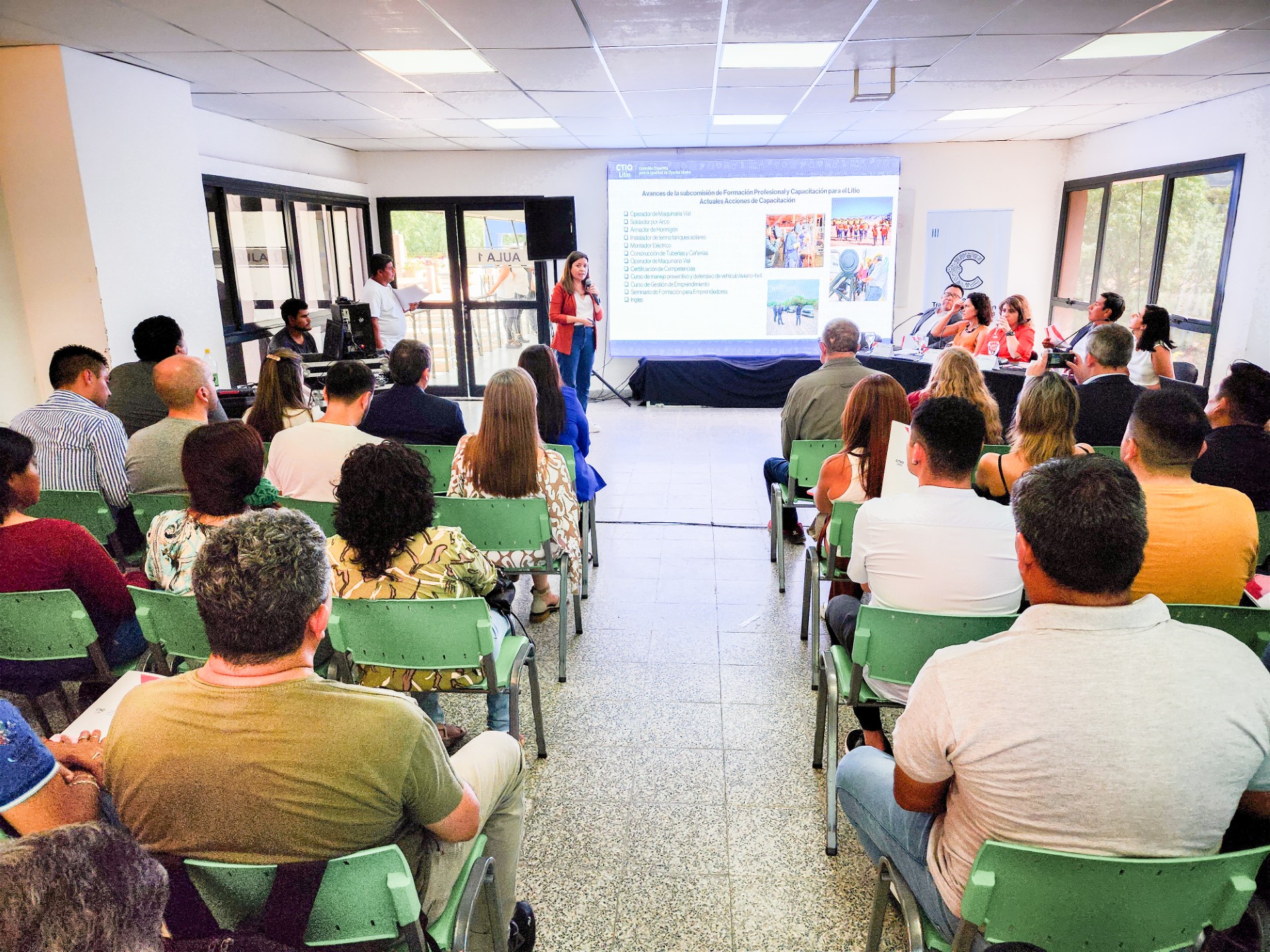 la-oit-presento-el-potencial-de-la-cadena-de-valor-del-litio-en-catamarca