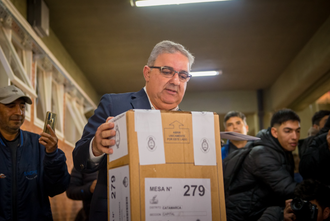 jalil-tras-emitir-su-voto-hoy-es-el-dia-de-la-gente-es-importante-que-asistan-a-votar