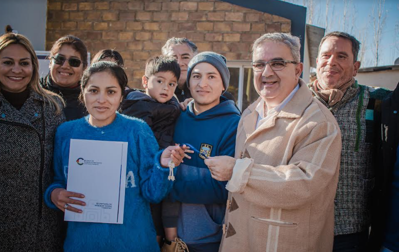 veinte-familias-recibieron-sus-viviendas-en-fiambala