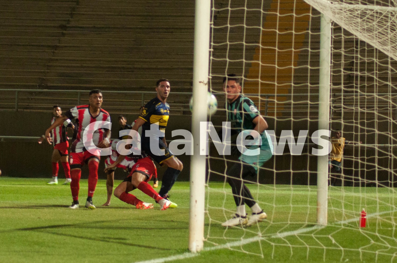 policial-se-quedo-con-el-clasico-ante-villa-cubas