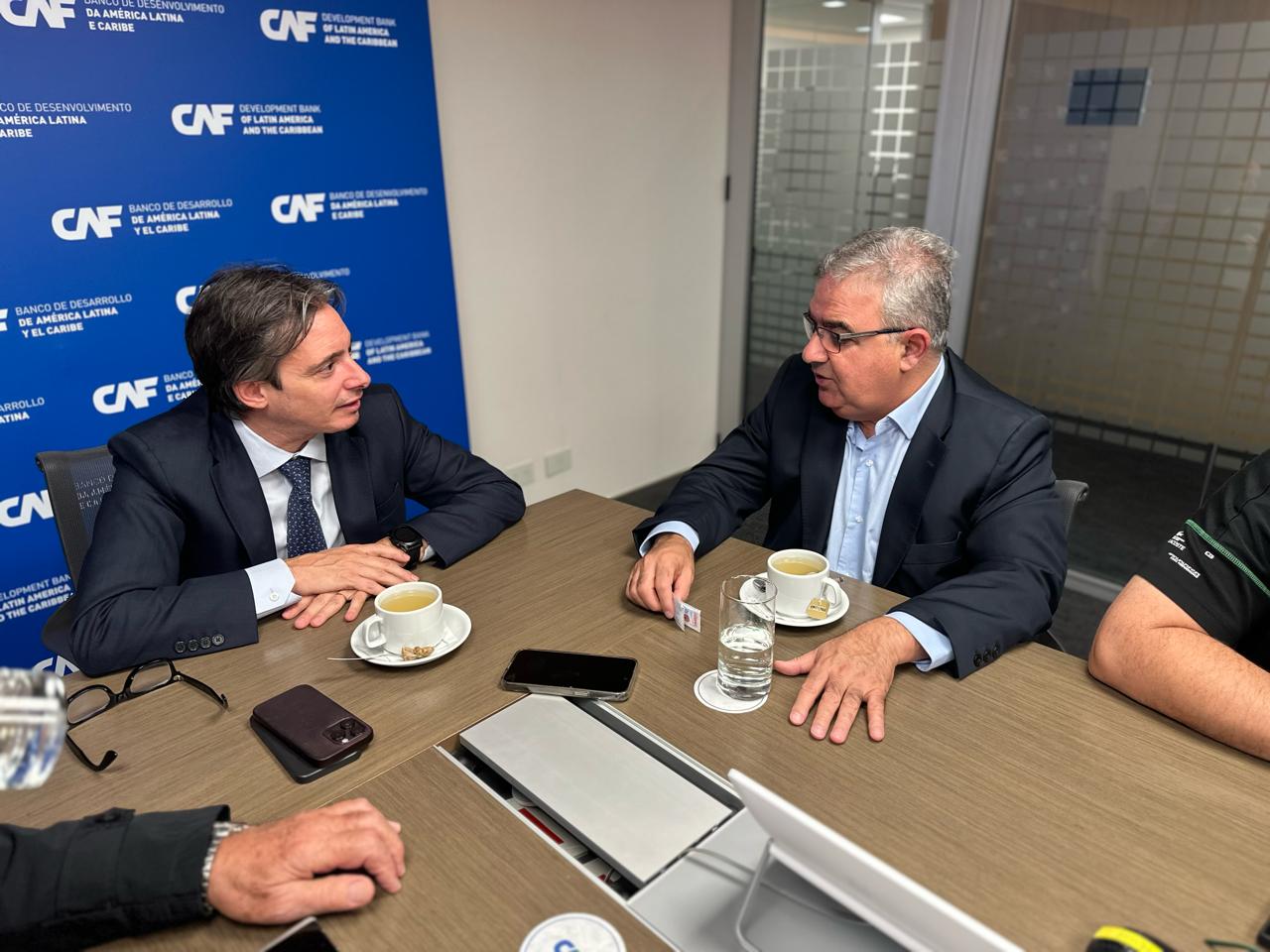 jalil-gestiona-financiamiento-para-obras-ante-organismos-internacionales