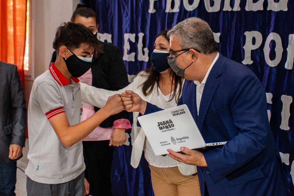 inauguraran-la-primera-fabrica-de-computadoras-en-catamarca