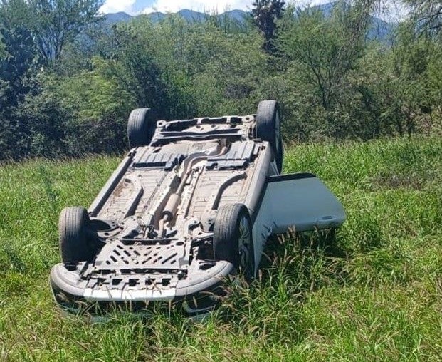 una-mujer-resulto-herida-tras-un-grave-vuelco-en-capayan