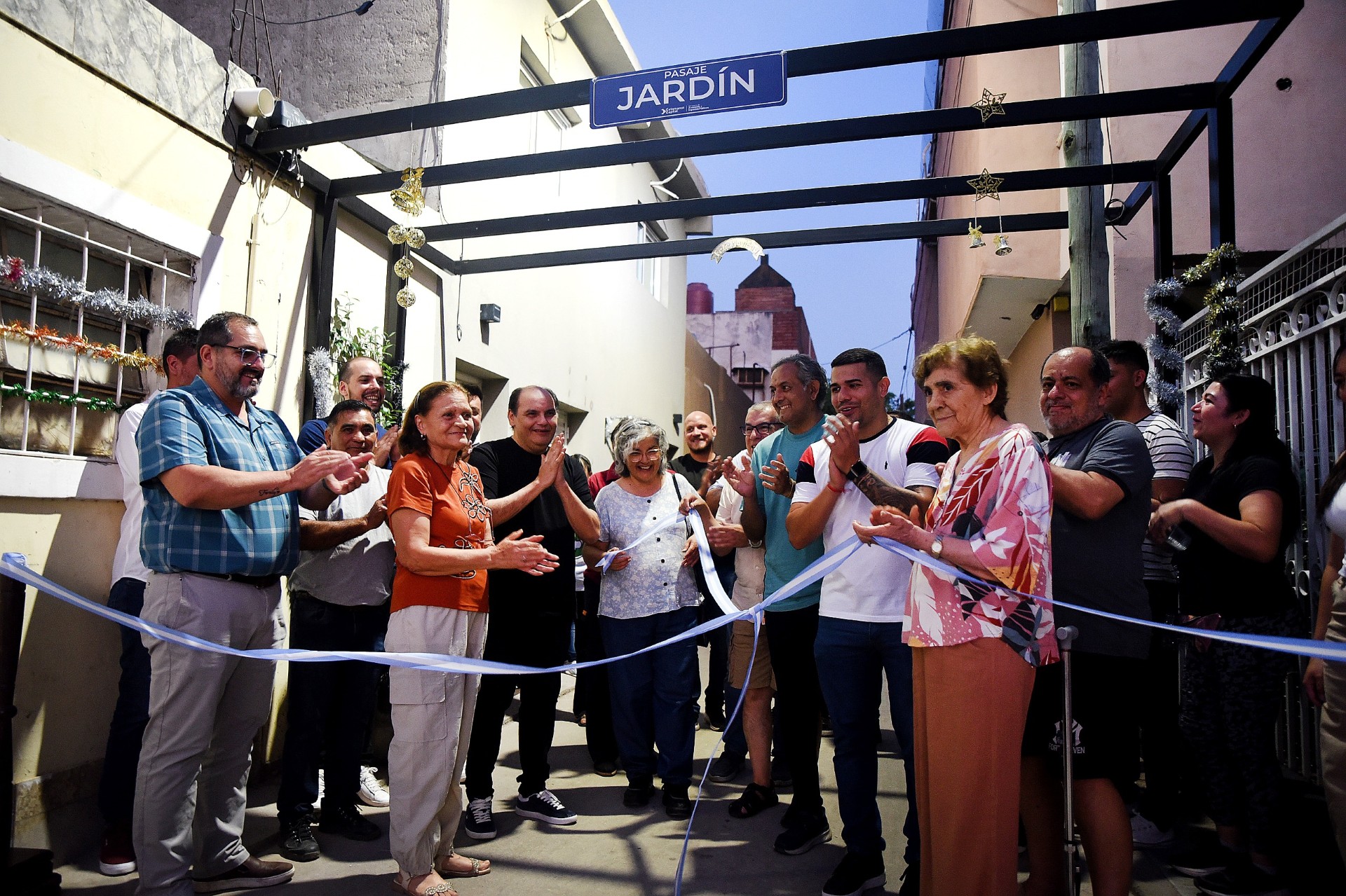 gustavo-saadi-inauguro-obras-de-intervencion-paisajistica-en-el-pasaje-jardin