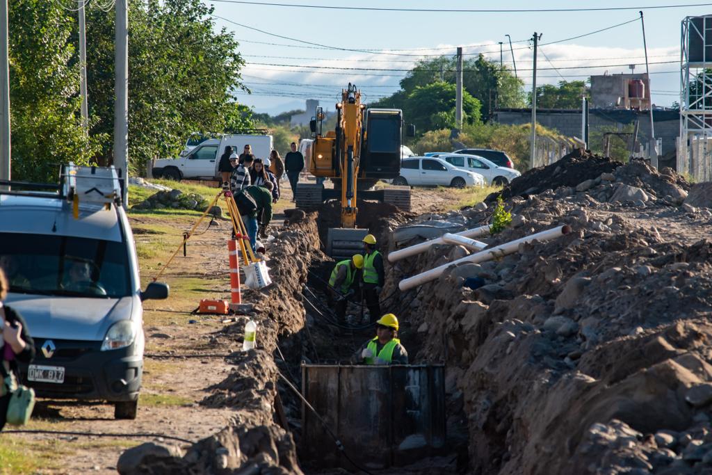 avanza-la-obra-de-cloacas-para-el-loteo-parque-sur