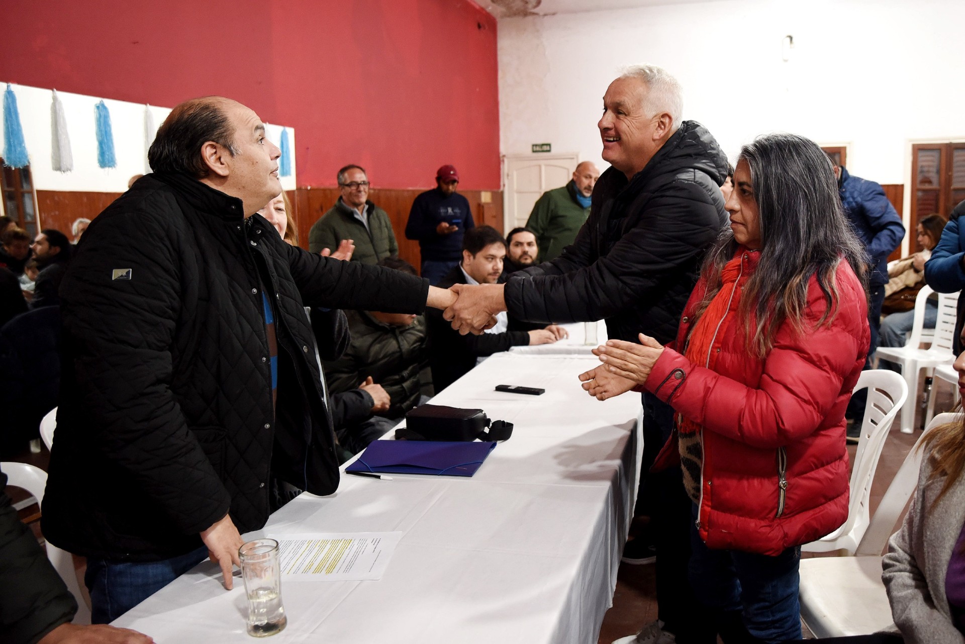 el-intendente-gustavo-saadi-se-reunio-con-vecinos-de-banda-de-varela-para-atender-reclamos-y-planificar-obras