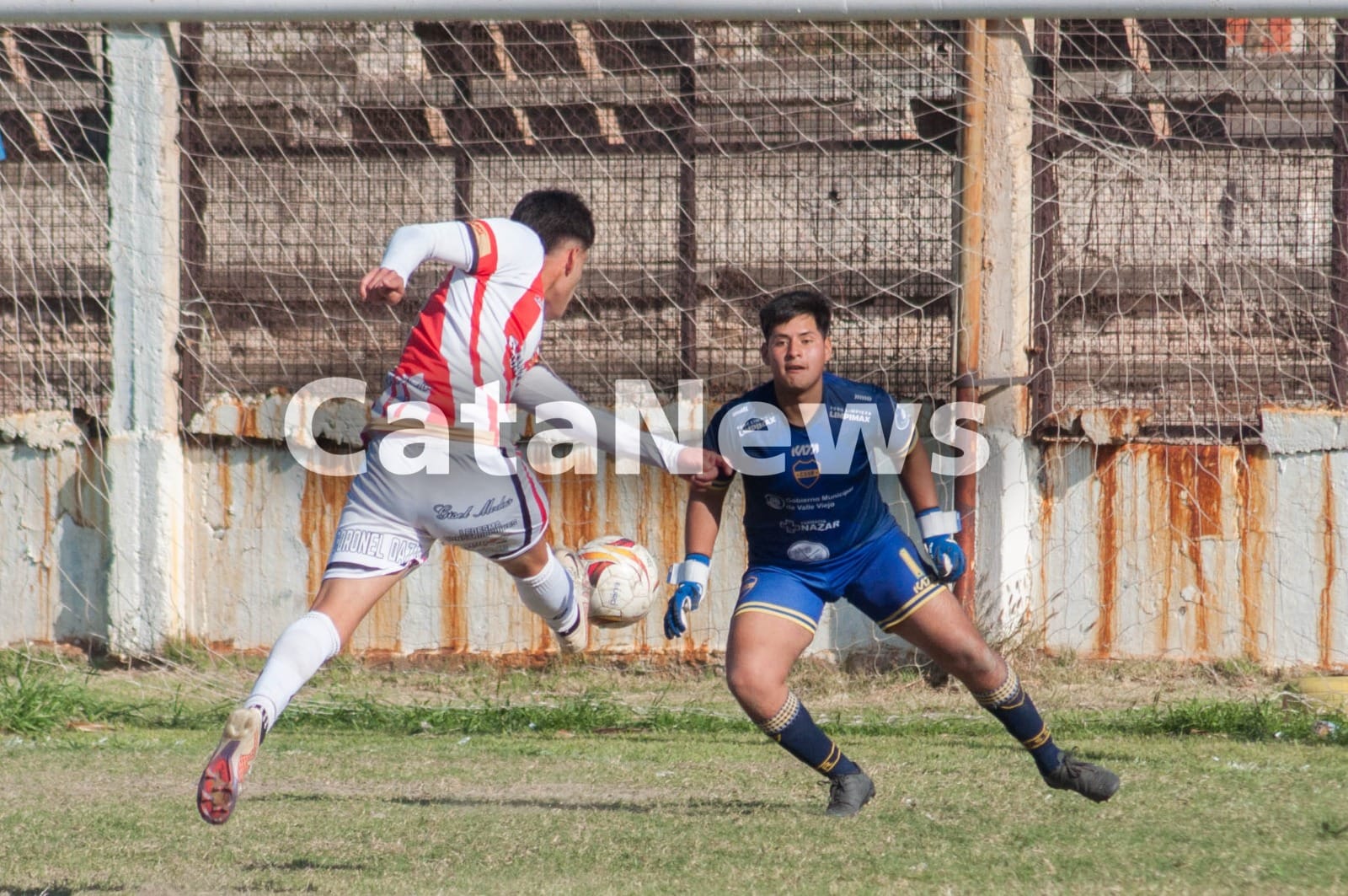 coronel-daza-gano-y-sigue-liderando