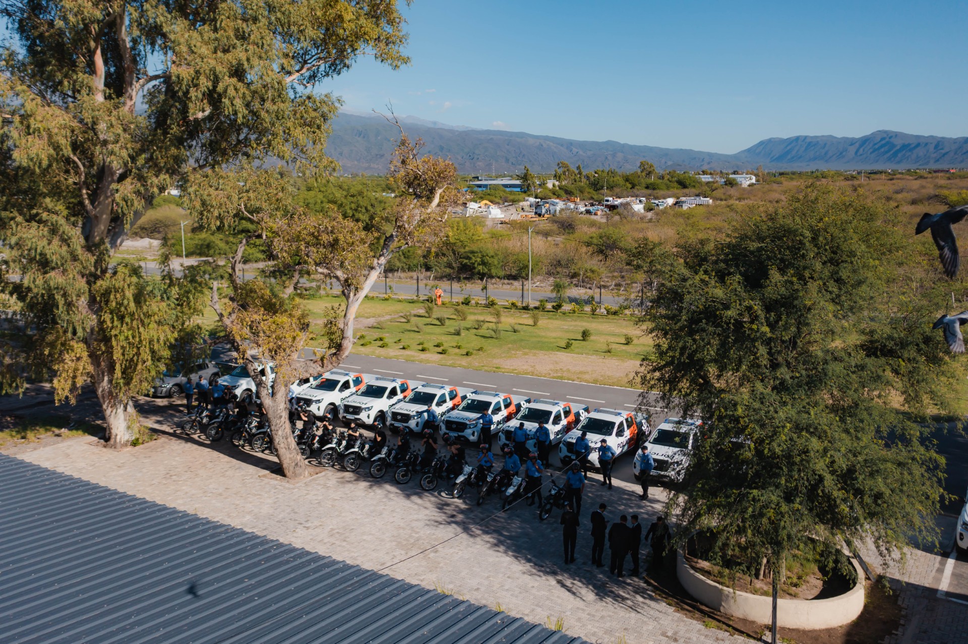 el-gobierno-entrego-nuevos-vehiculos-para-reforzar-la-seguridad-en-capital-y-el-interior