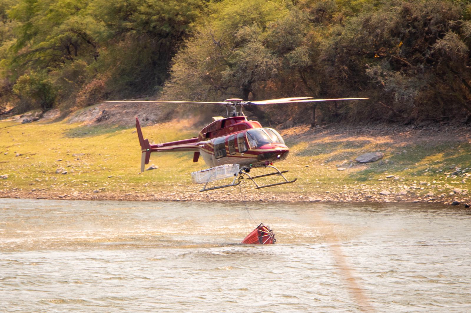 fuerte-despliegue-para-sofocar-incendios-forestales-en-la-provincia