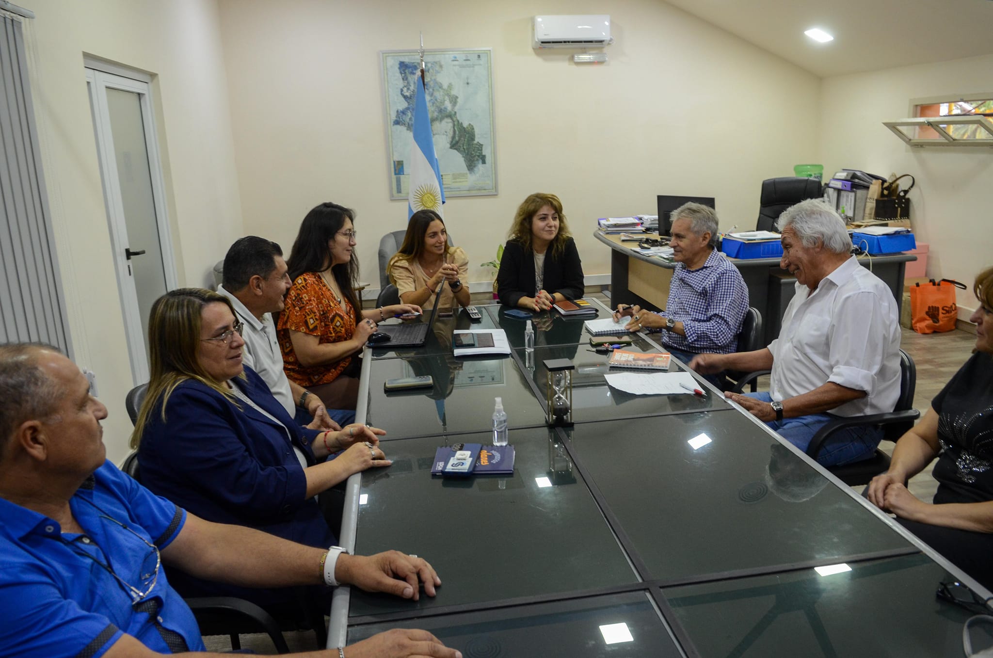 el-gobierno-propuso-a-los-gremios-estatales-un-incremento-del-135-y-continuar-con-el-bono