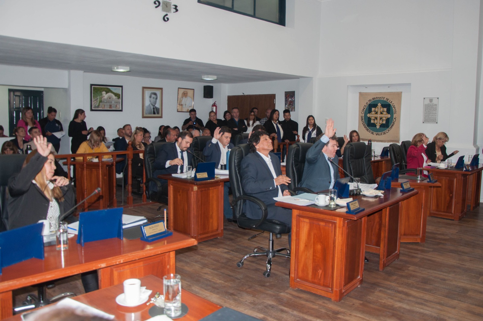 los-concejales-de-la-capital-apoyaron-la-educacion-publica-y-lanzaron-criticas-a-milei