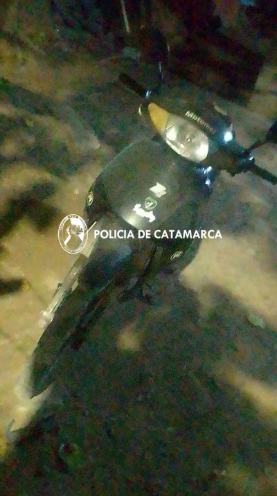 le-robo-la-moto-a-su-expareja-y-huyo