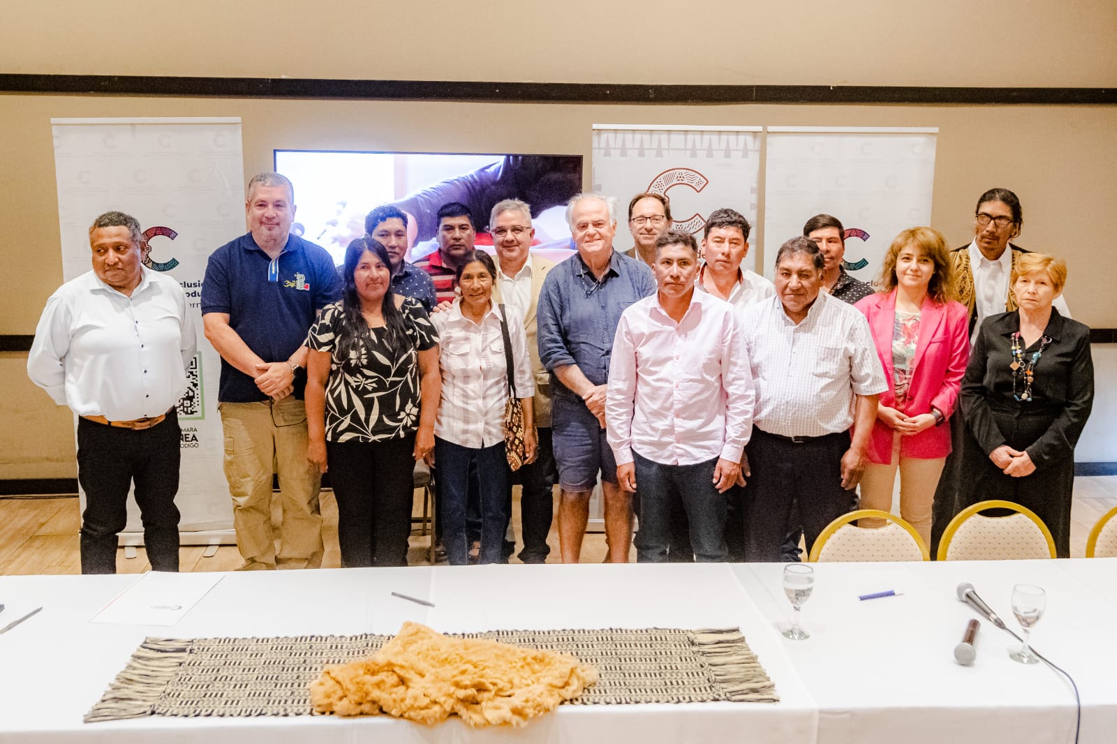 acuerdo-entre-la-provincia-y-una-textil-italiana-para-la-comercializacion-de-fibra-de-vicuna