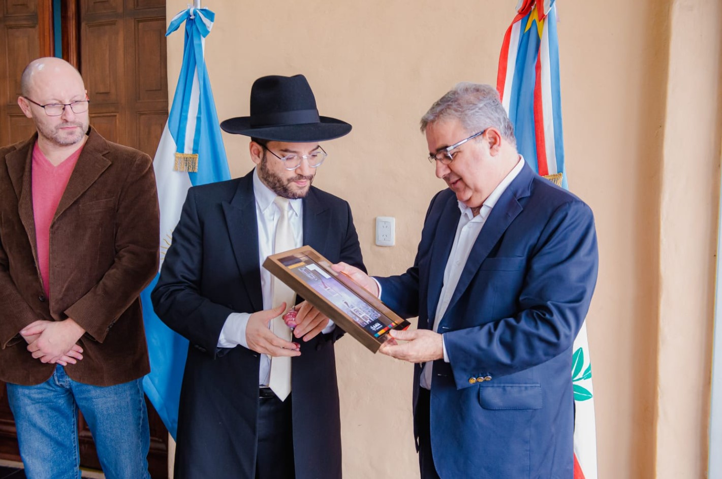 el-gobernador-fue-invitado-a-participar-del-30-aniversario-del-atentado-a-la-amia