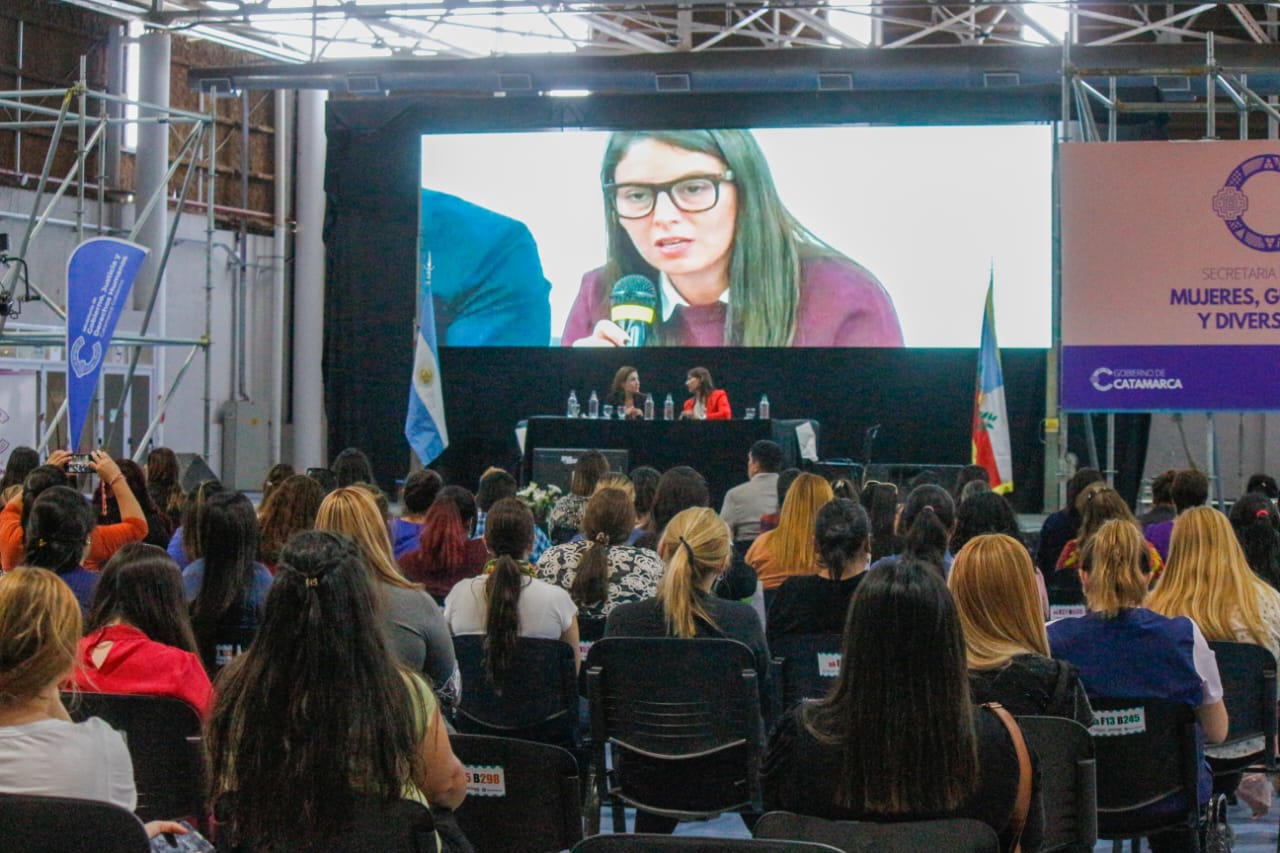la-ministra-de-mujeres-llamo-a-defender-el-modelo-de-pais
