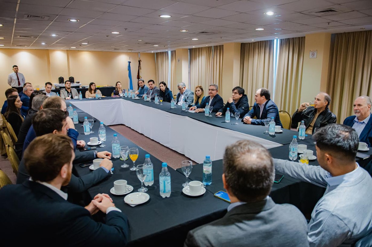encuentro-entre-la-camara-minera-de-catamarca-y-la-camara-argentina-de-empresas-mineras