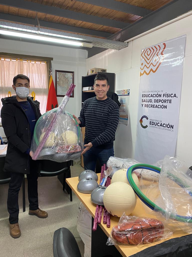 entrega-de-materiales-deportivos-a-escuelas-de-capital-ancasti-capayan-belen-y-santa-maria