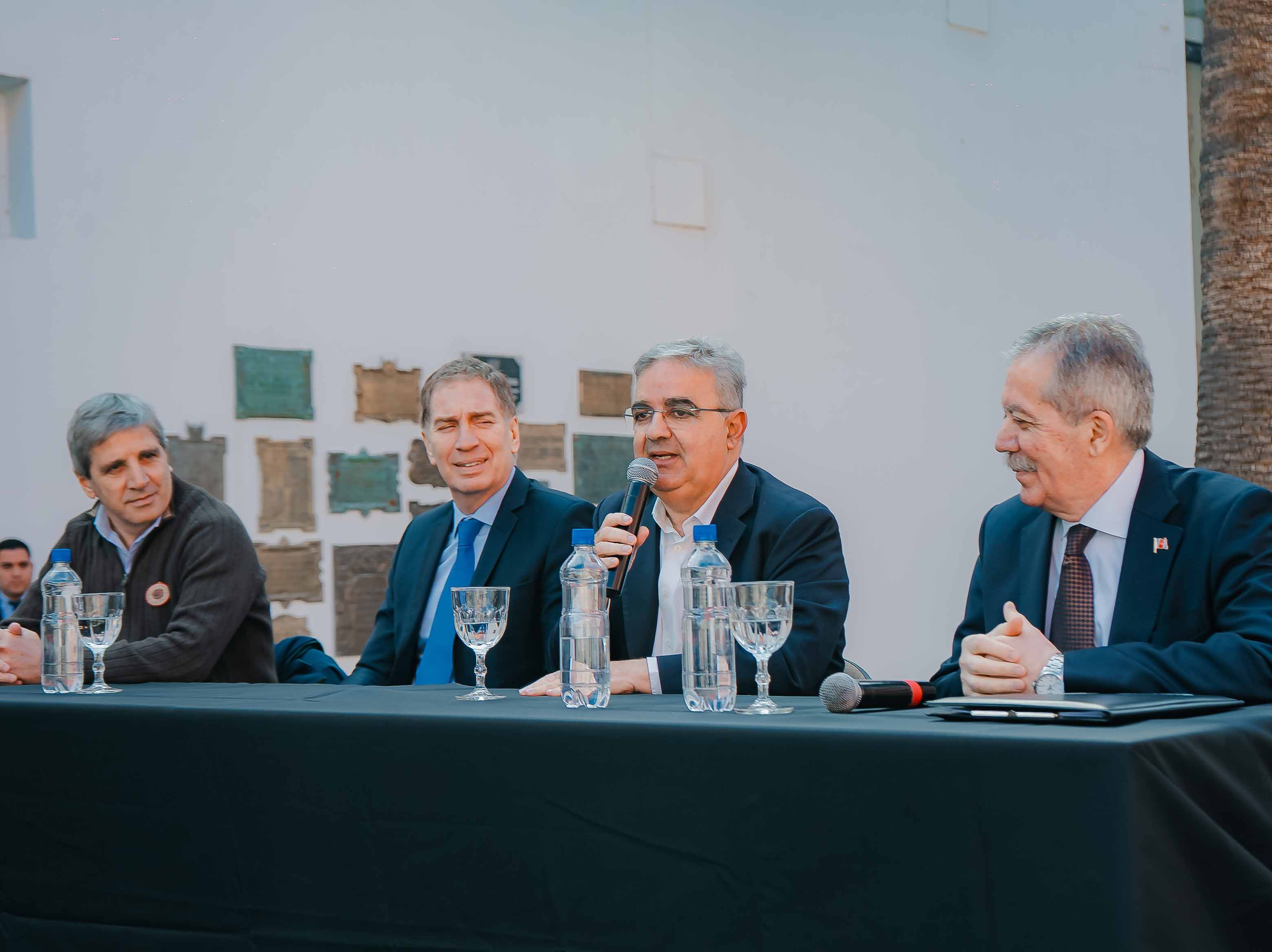 santilli-y-caputo-llegaron-a-catamarca-para-firmar-el-inicio-del-acueducto-albigasta