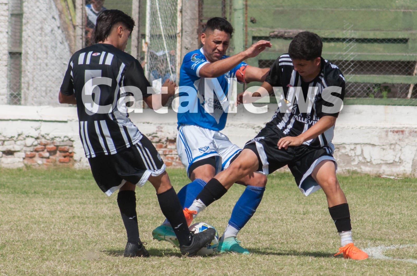 velez-y-valle-chico-no-se-sacaron-ventaja