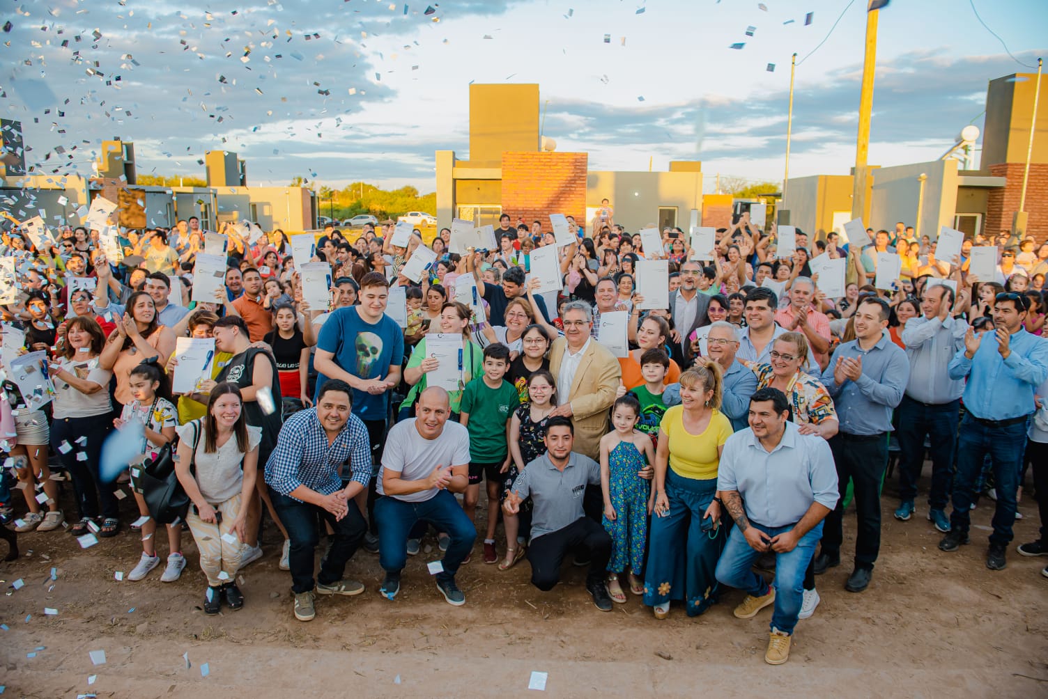 el-gobierno-entrego-55-viviendas-en-recreo