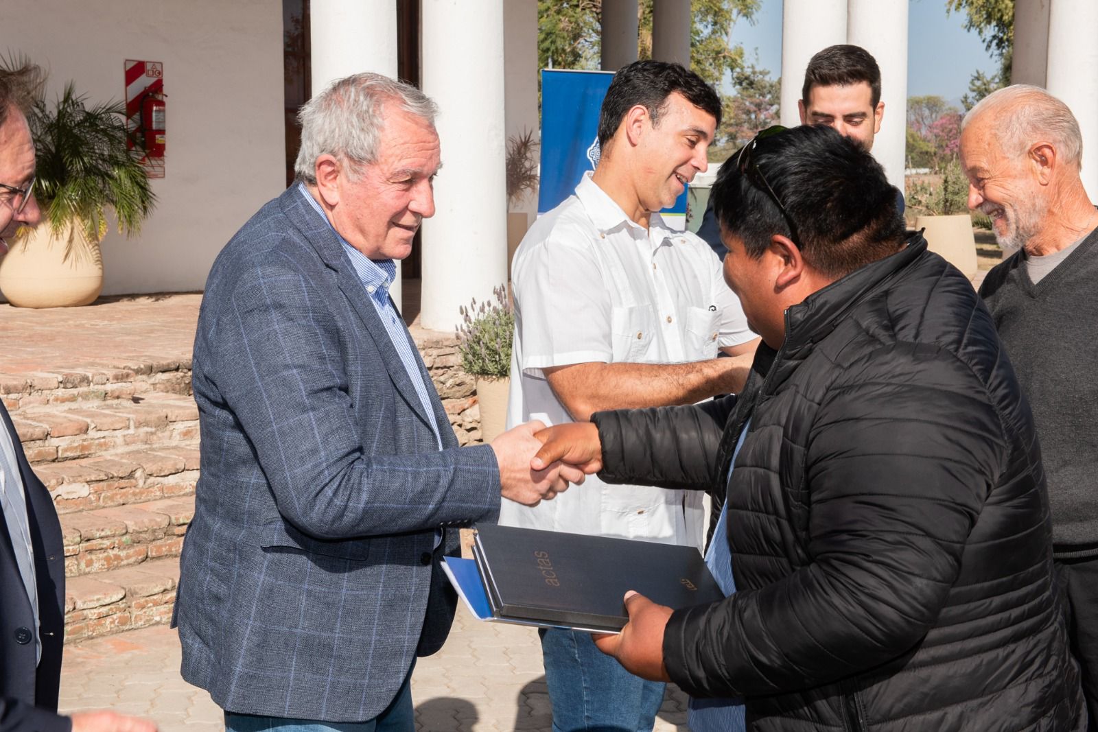 cooperativas-de-la-provincia-recibieron-sus-matriculas-y-herramientas